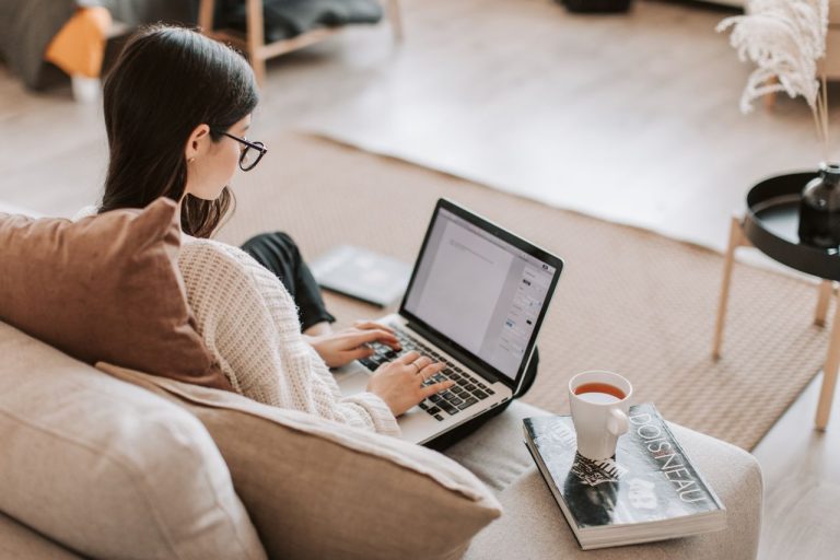 Télétravail à domicile pour un complément de revenu